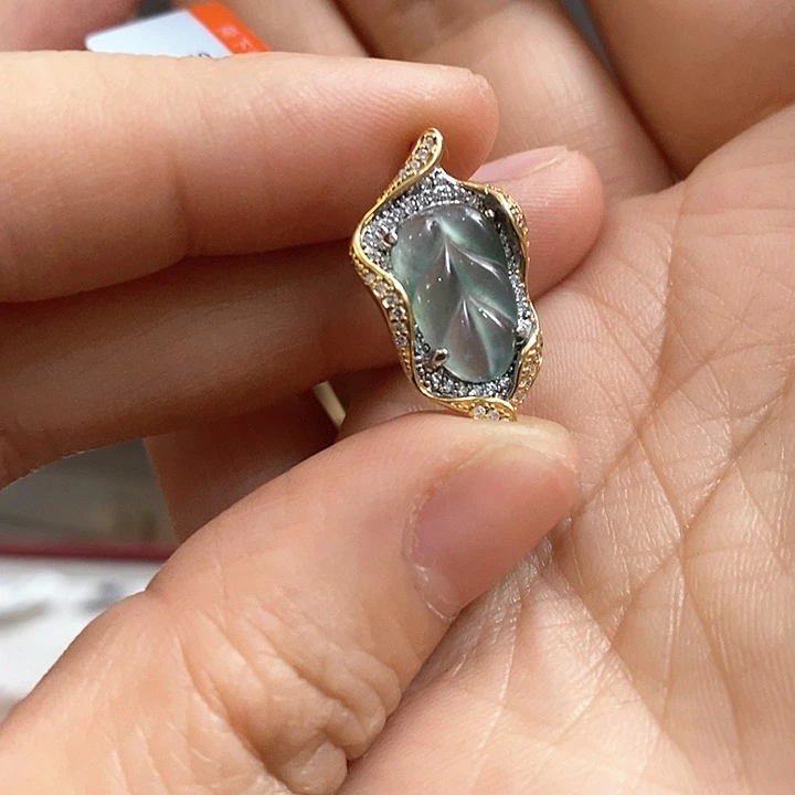 翡翠颈饰未镶嵌翡翠翡翠