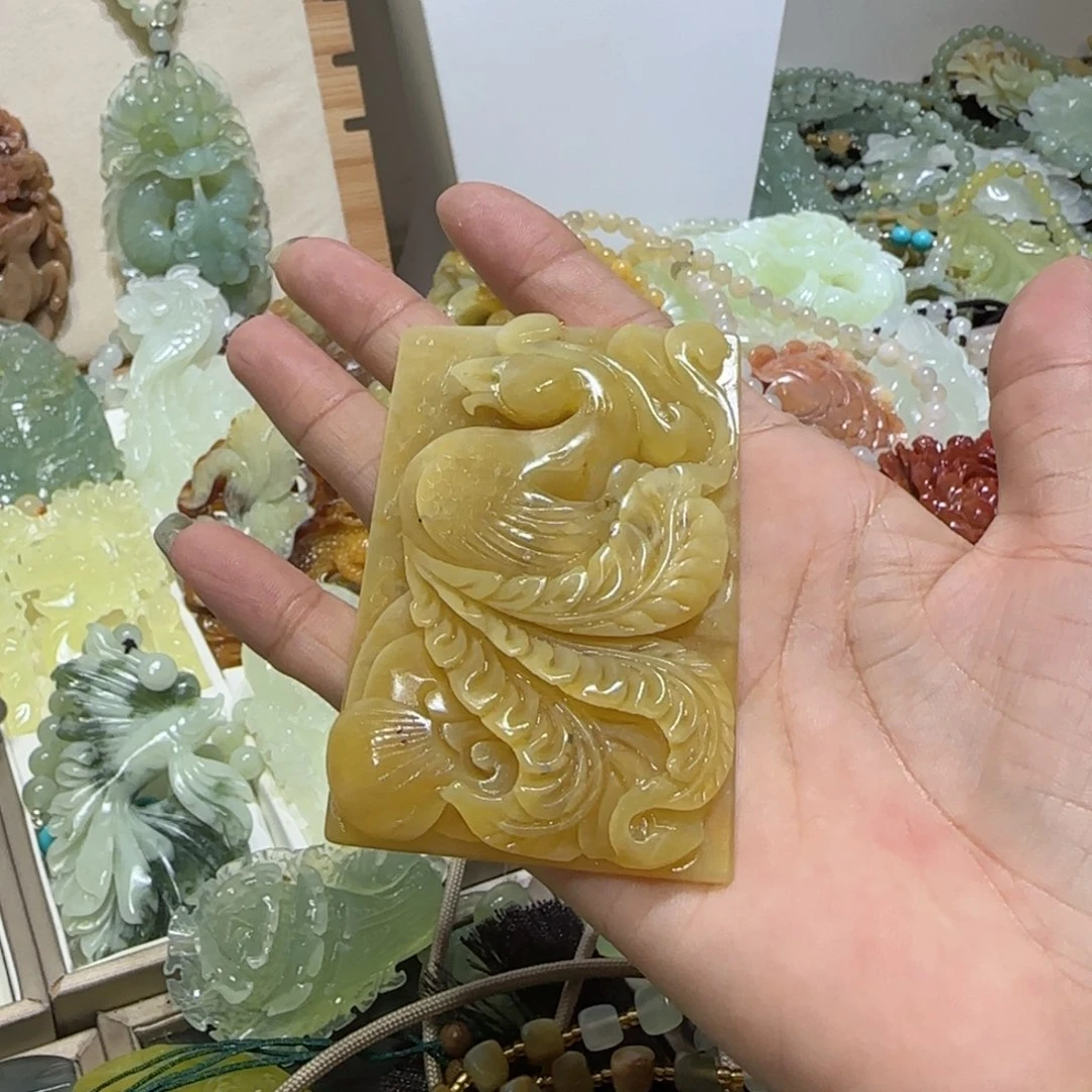 未镶嵌蛇纹石玉手把荔**?