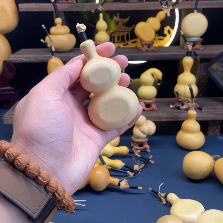 七***芦大叶紫檀（黑酸枝木类）