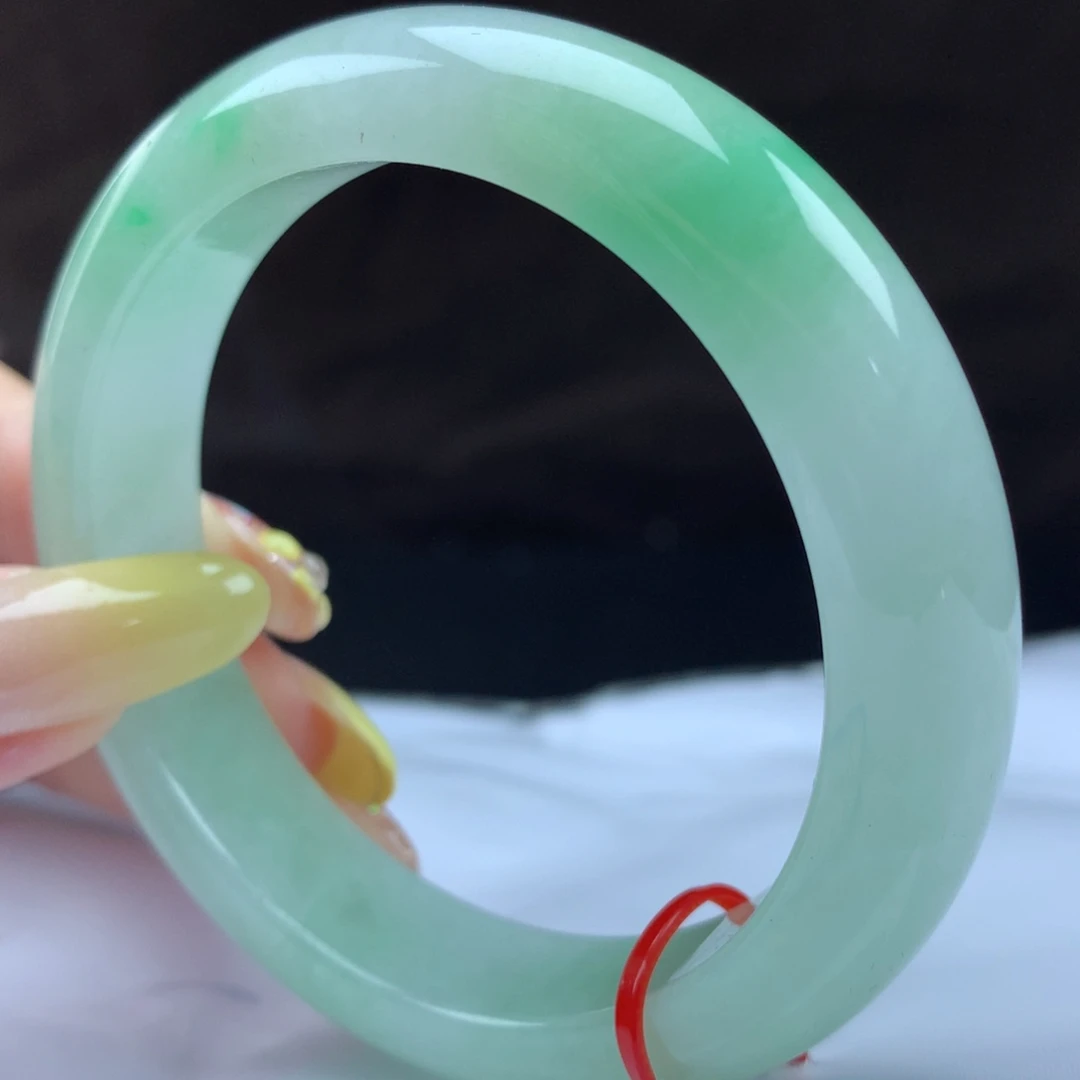 翡翠手镯未镶嵌96358，