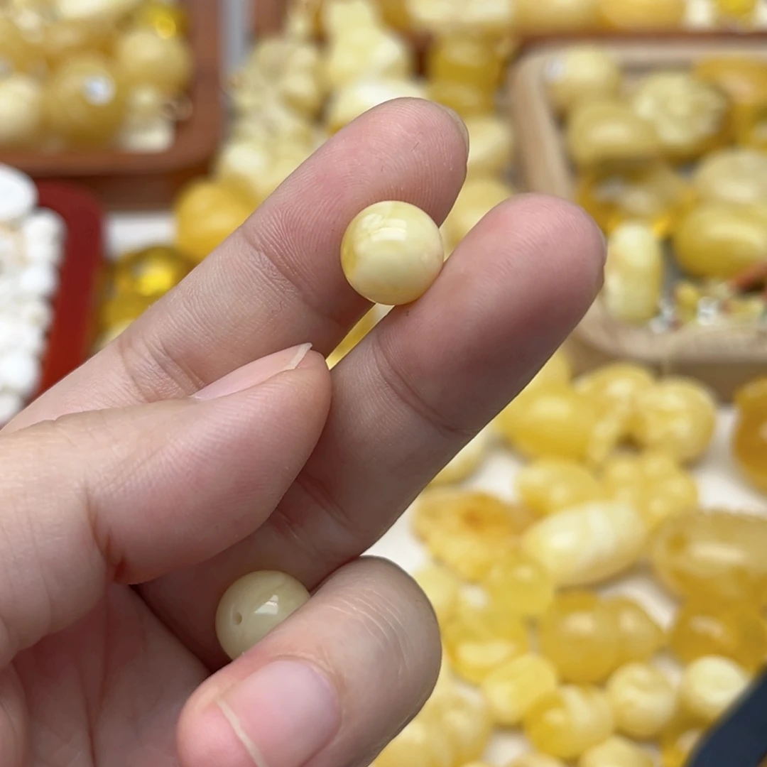 蜜蜡未镶嵌裸石配饰