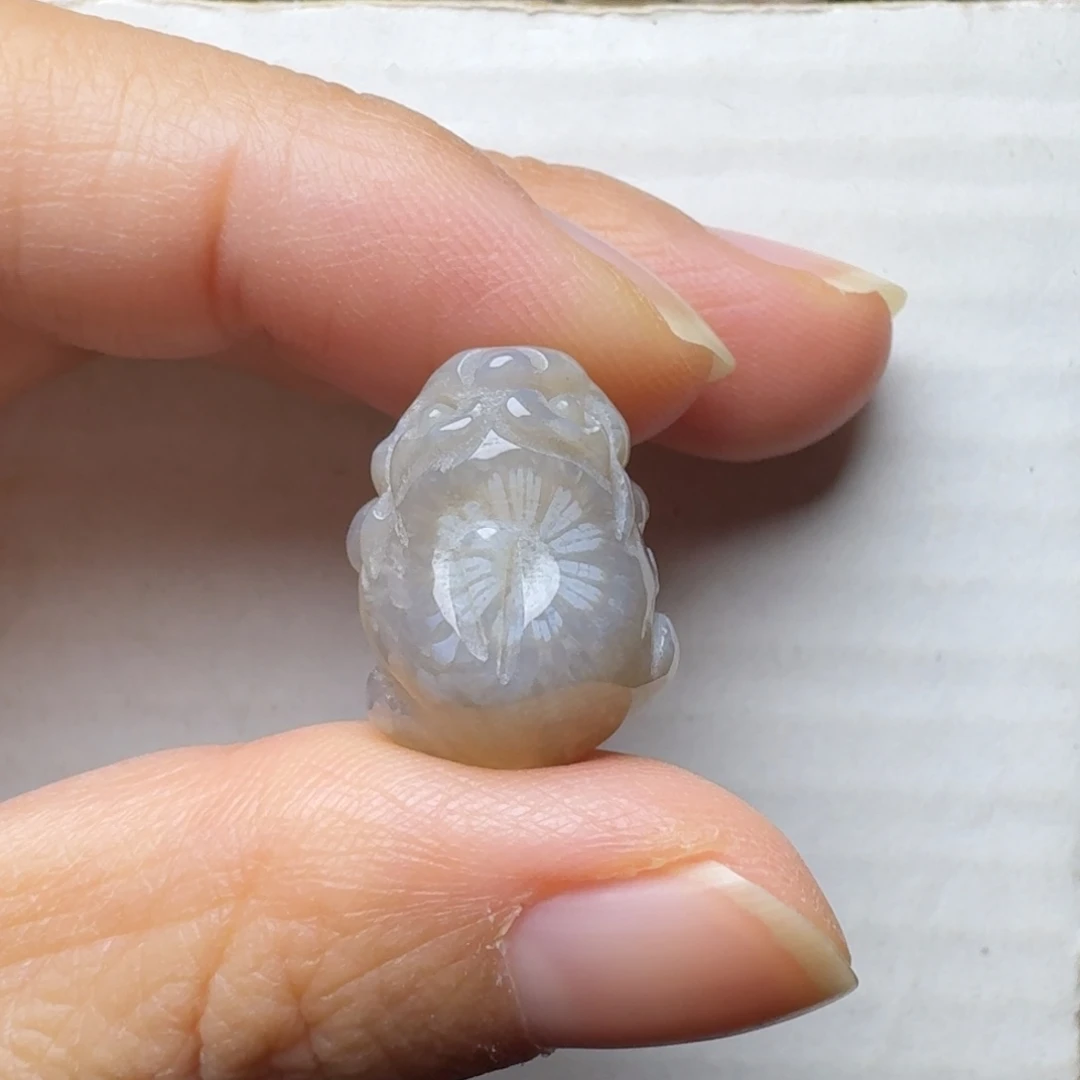 硅化玉未镶嵌冰透独大花，貔貅