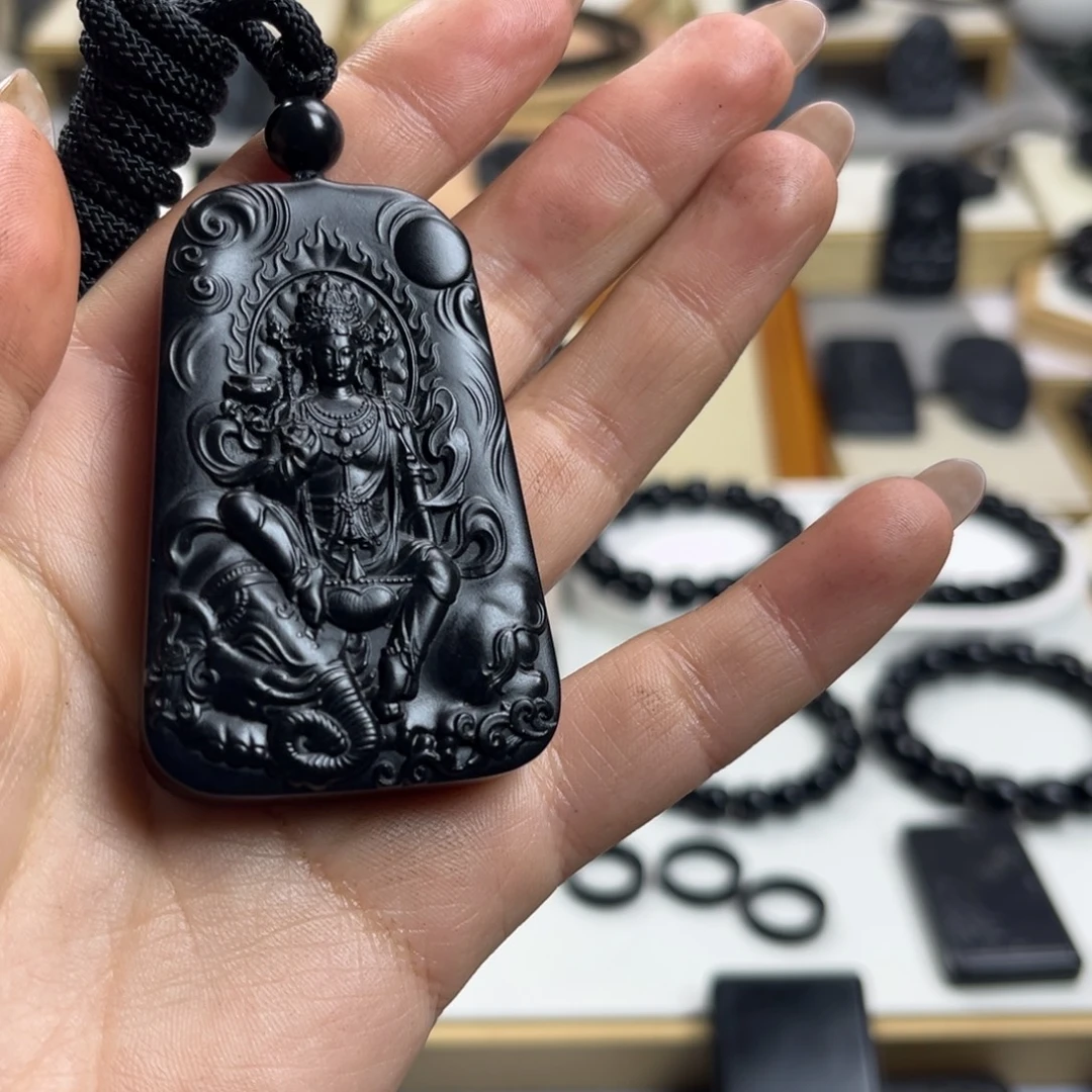 宁***安和田玉（墨玉）未镶嵌颈饰普贤