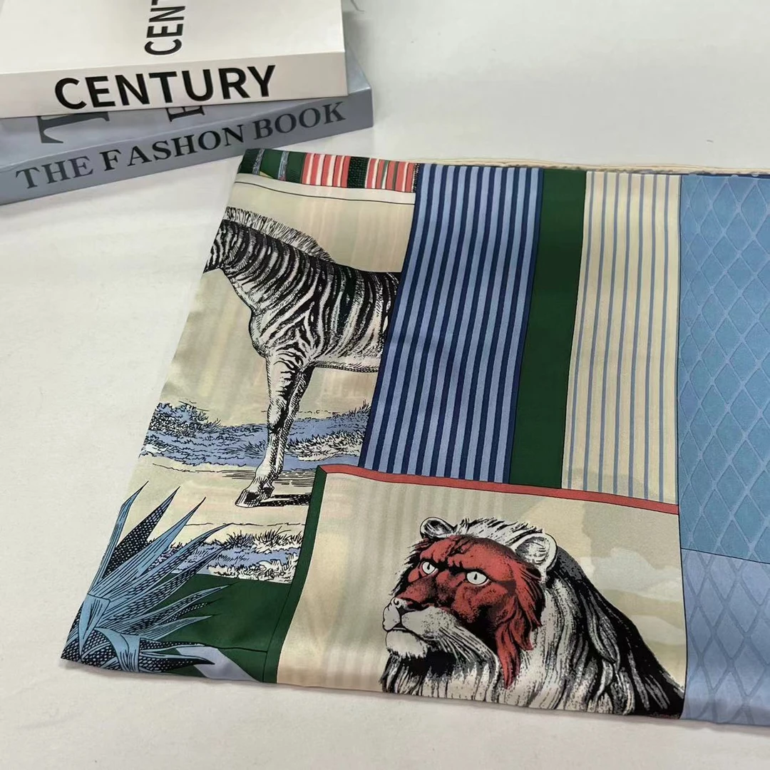 140缎面方巾-蓝边宫殿-135cm丝巾