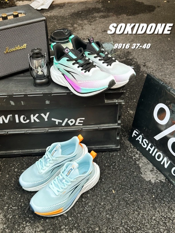 青少年夏季减震跑鞋跑步鞋竞速低帮运动生活系列休闲