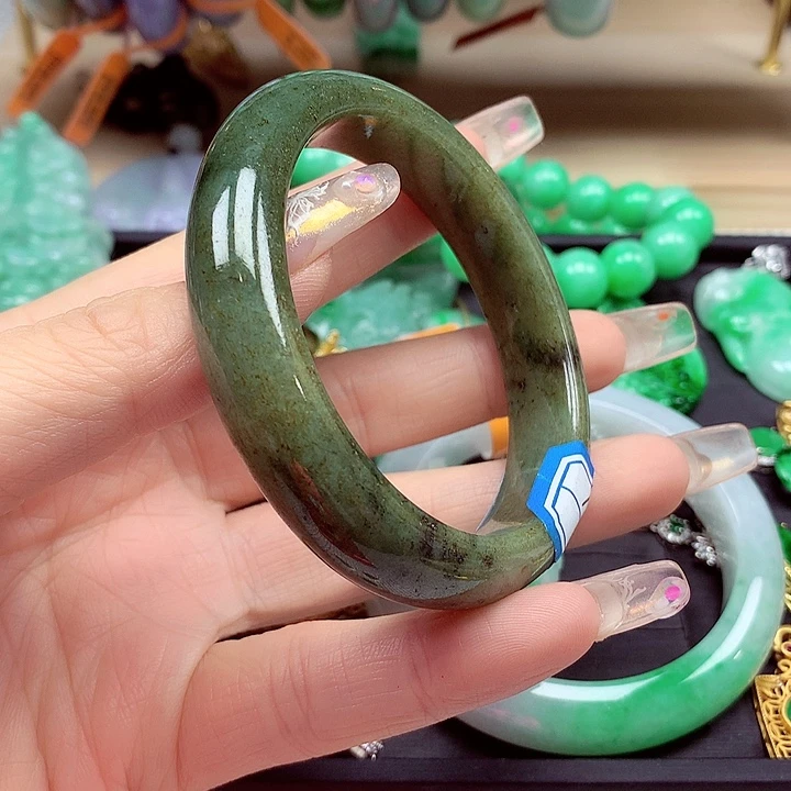 翡翠未镶嵌手镯翡翠