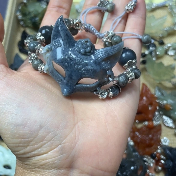 蛇纹石玉合金颈饰