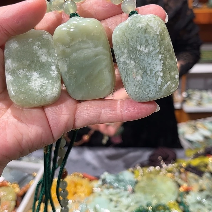 未镶嵌岫玉毛衣链