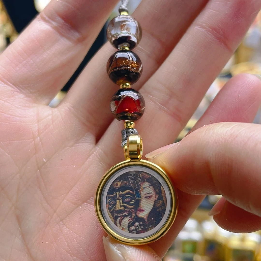 吊坠唐卡等多种形式的艺术