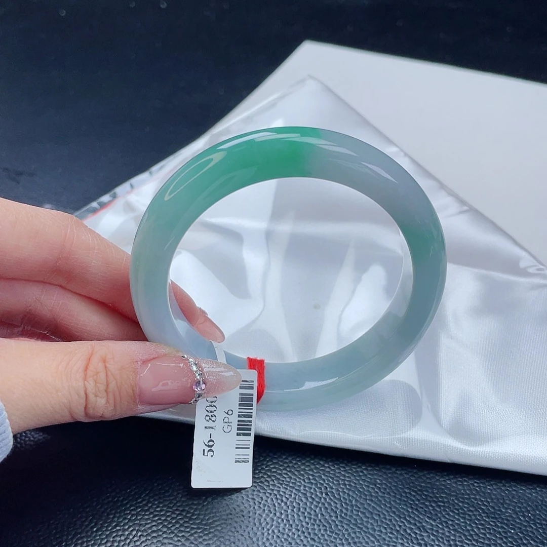 翡翠手镯未镶嵌翡翠