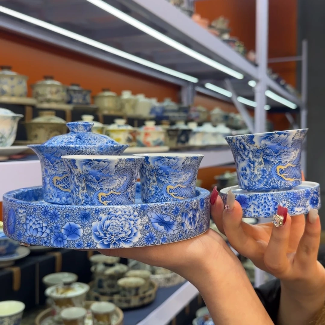 我在外面吃饭呢你在