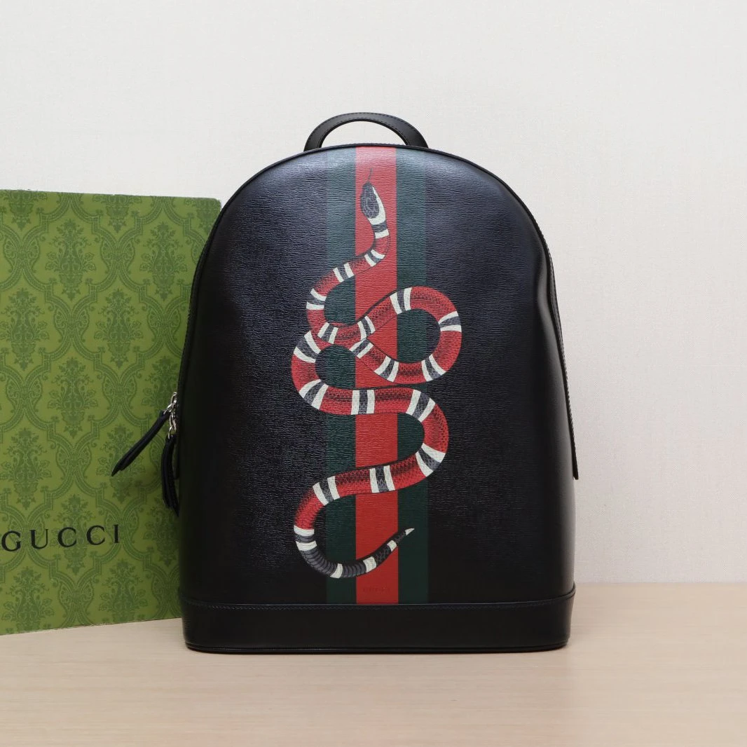 95新 GUCCI/古驰 【娇】皮革C 银扣 蛇年印花 双肩包 P225786965
