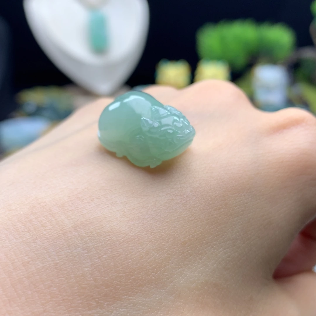 翡翠未镶嵌颈饰17