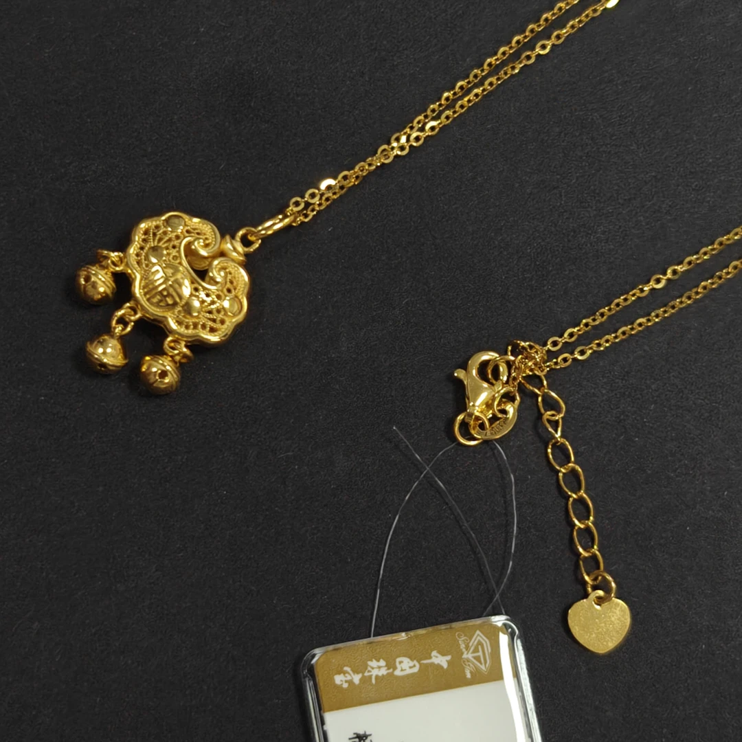 【周老板】足金网红锁包项链6.61  （02451572）