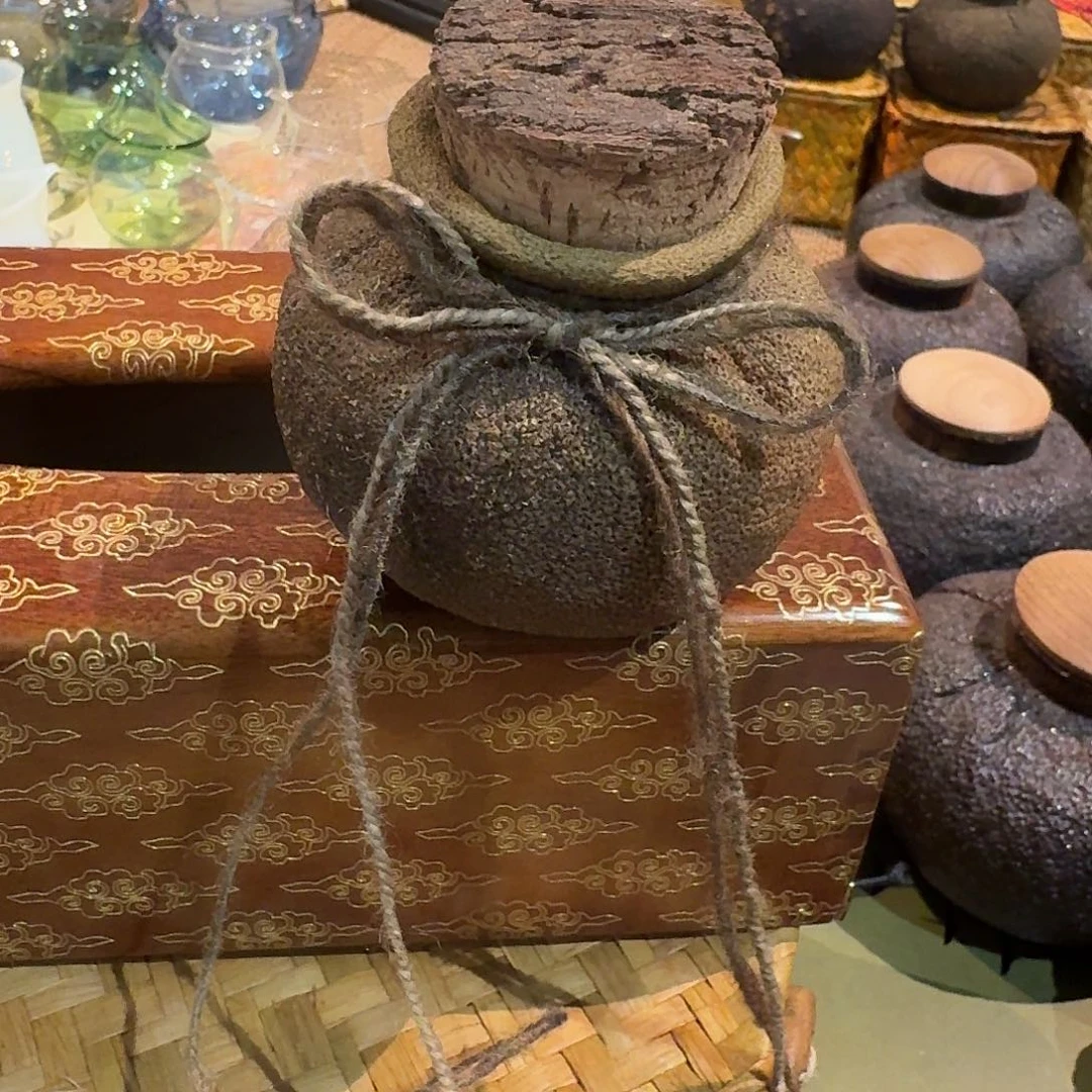 暖*的金色手捏柚子茶叶罐。