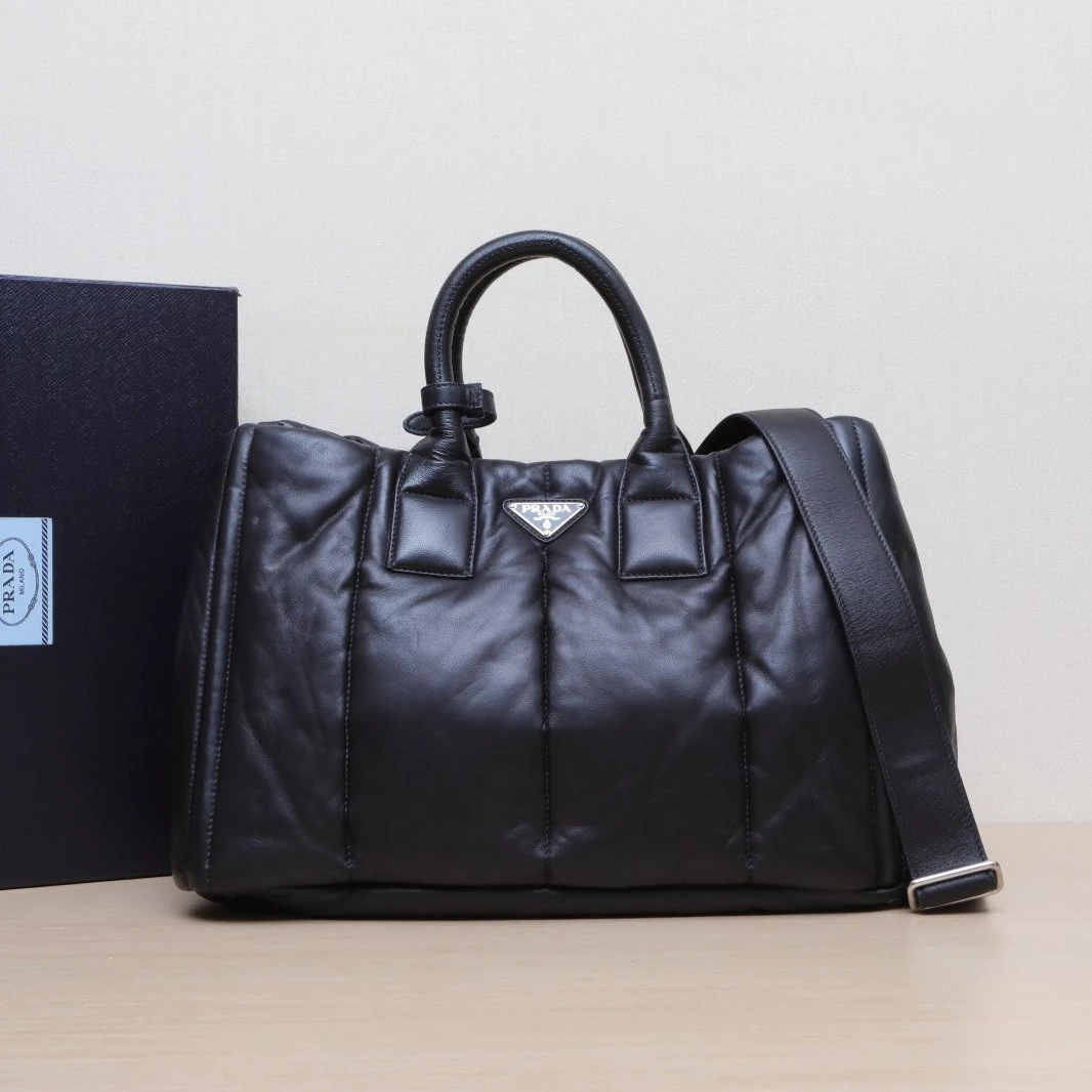95新 Prada/普拉达 小花柳 黑色手提托特包 斜挎包沙滩包