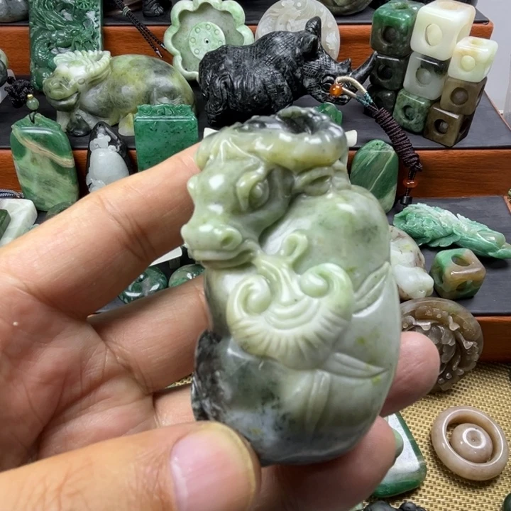 独山玉未镶嵌珠宝半成品