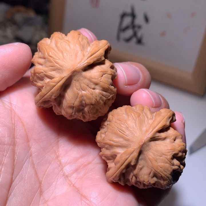 文玩核桃把件野狼