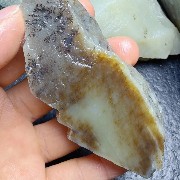 和田玉（糖玉）未镶嵌珠宝奇石