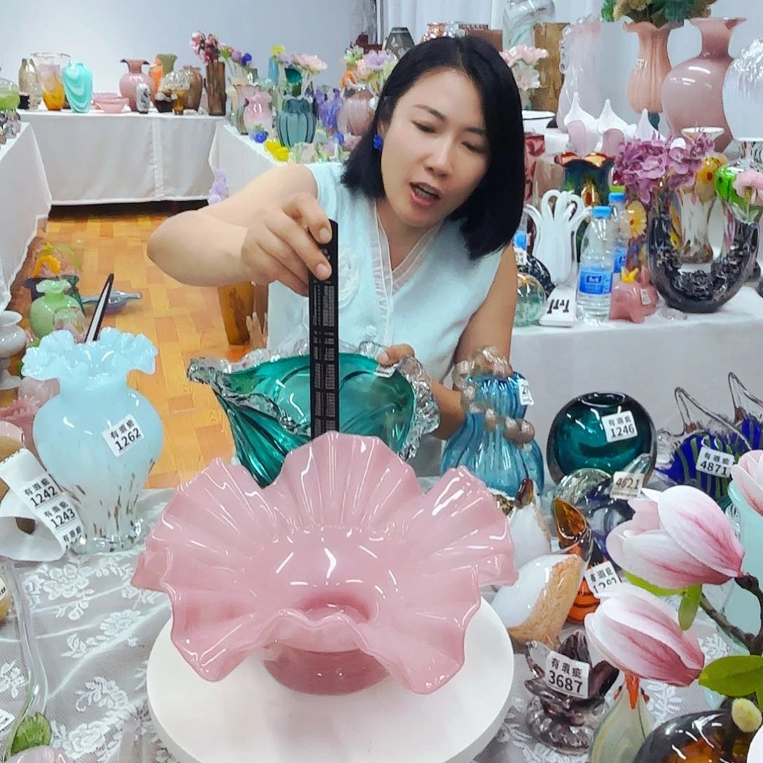 安妮琉璃花瓶摆件