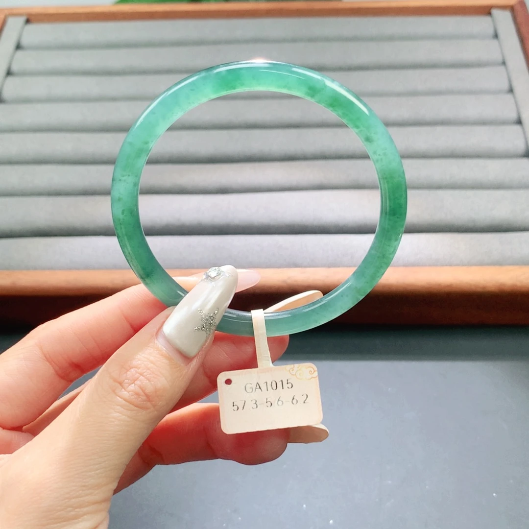 翡翠未镶嵌手镯天然
