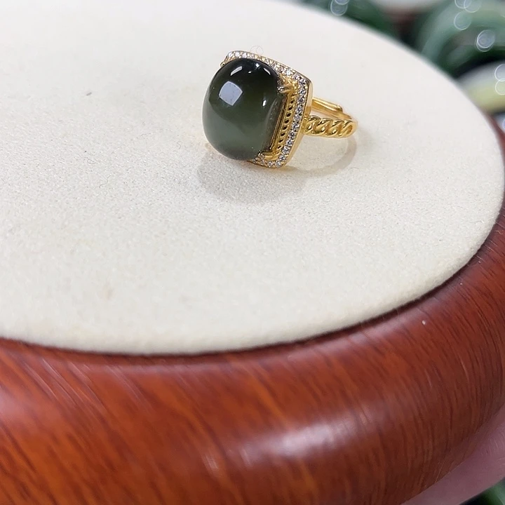 和田玉未镶嵌戒指