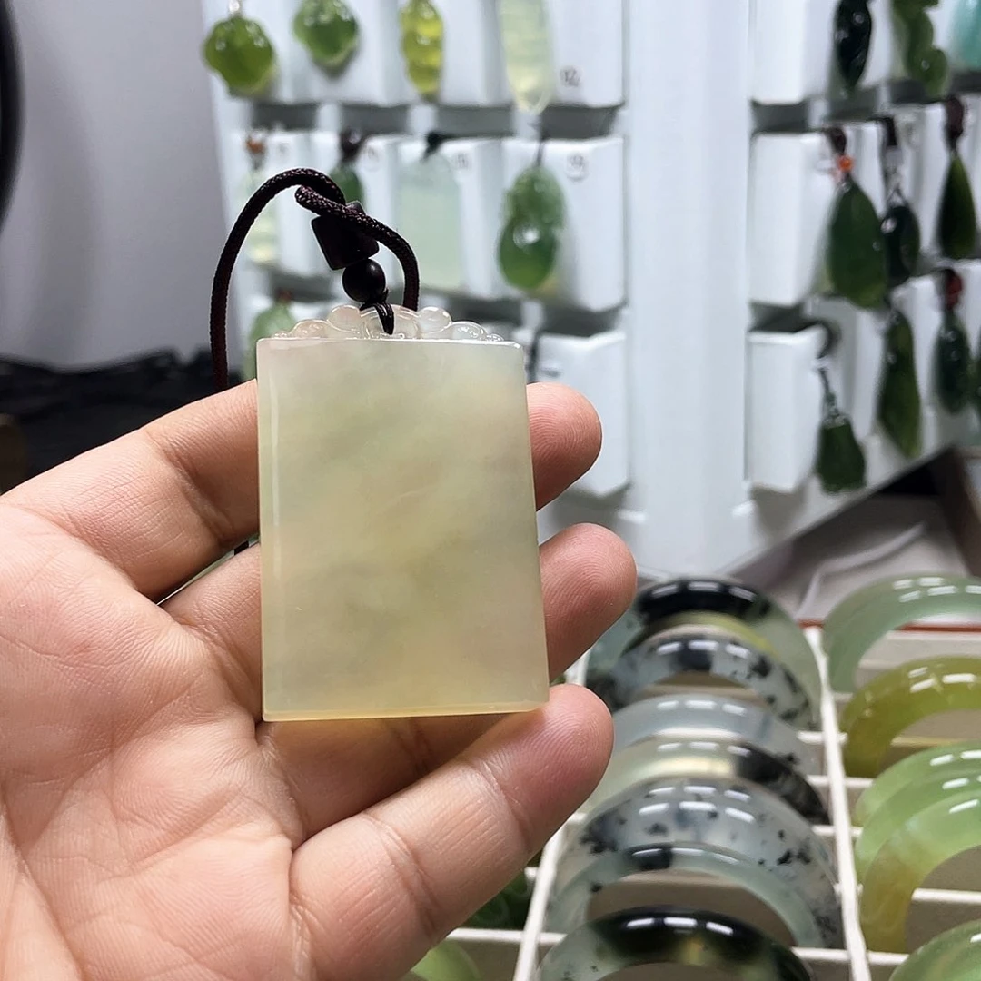 蛇纹石玉合金颈饰