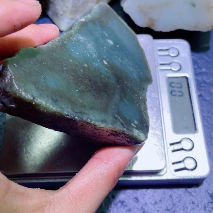 和田玉未镶嵌珠宝半成品