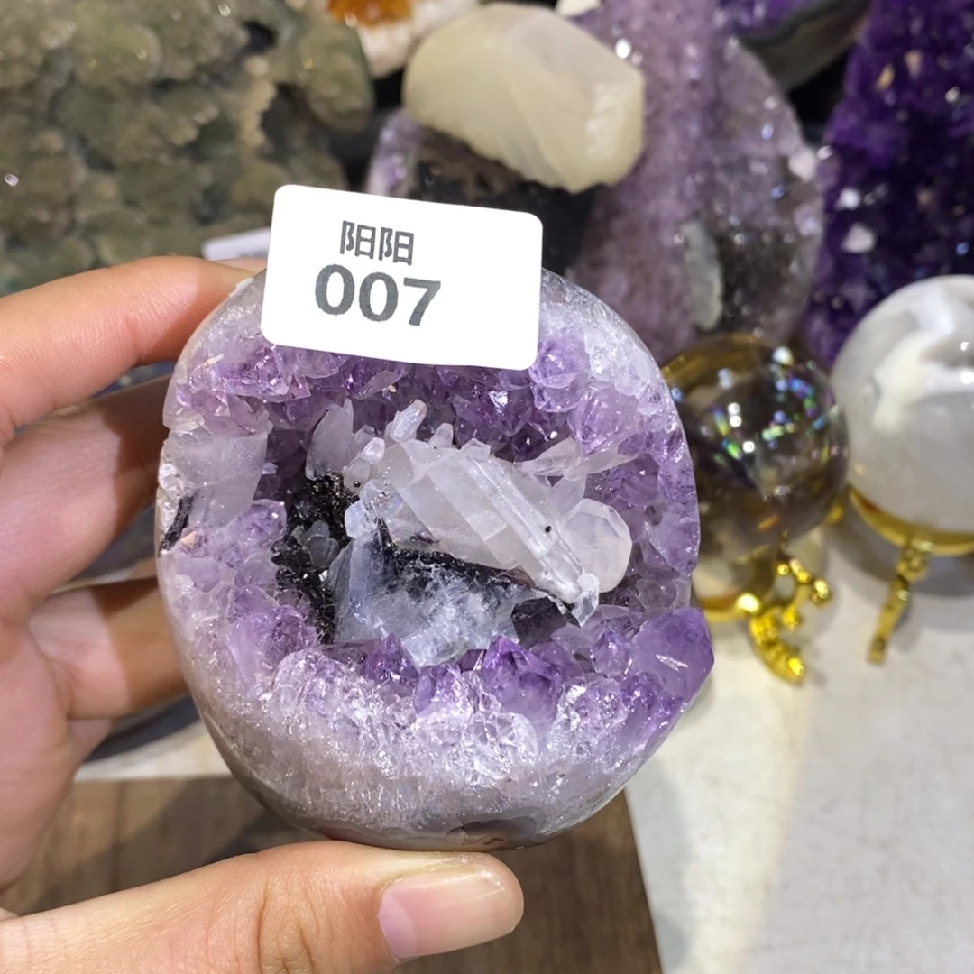 紫晶大型摆件（非配饰）未镶嵌方解石