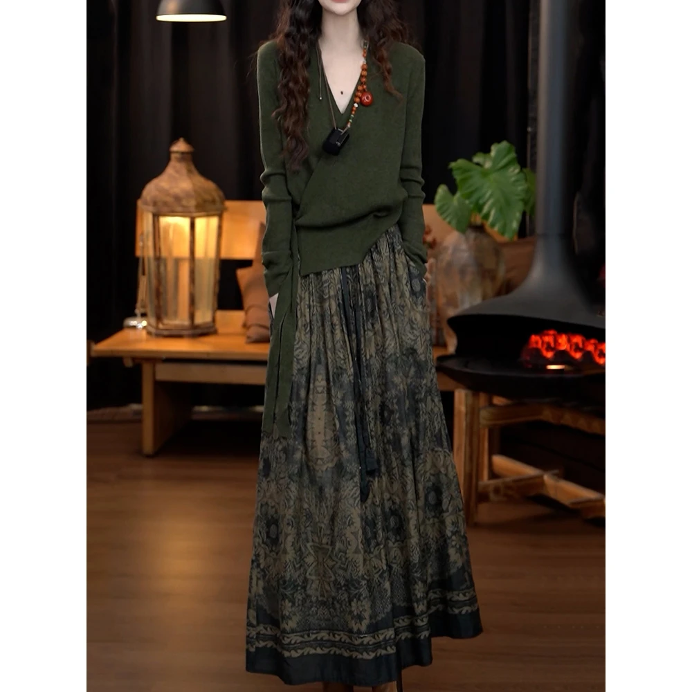 时尚洋气裙套装女2025冬季新款慵懒百搭纯色V领百搭针织衫+半身裙