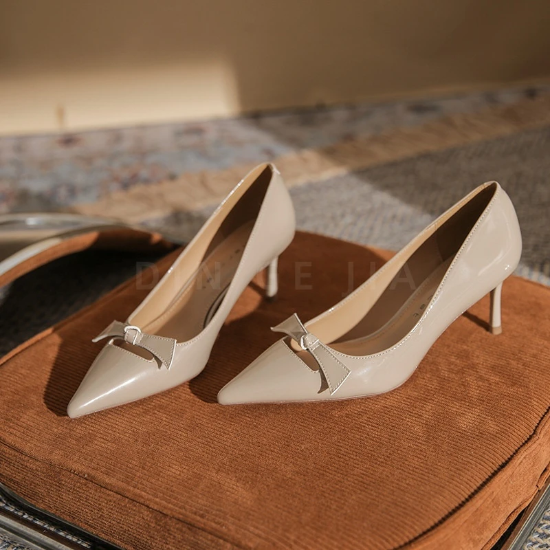 尖头蝴蝶结高跟鞋女细跟2025年春季新款漆皮百搭气质单鞋裸色