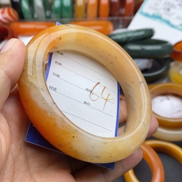 未镶嵌手镯石英质玉