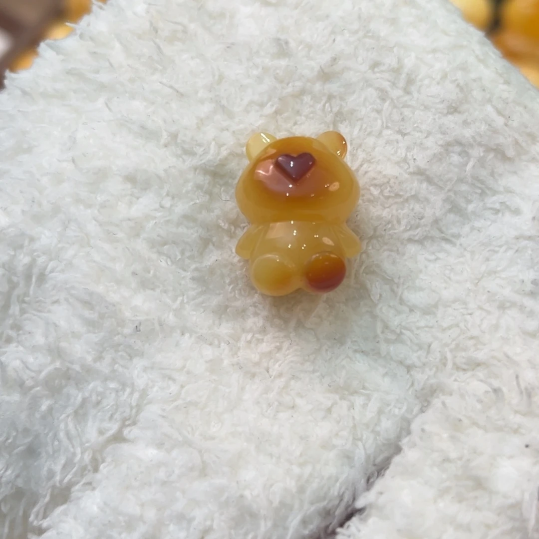 琥珀颈饰未镶嵌焦皮俏色小熊