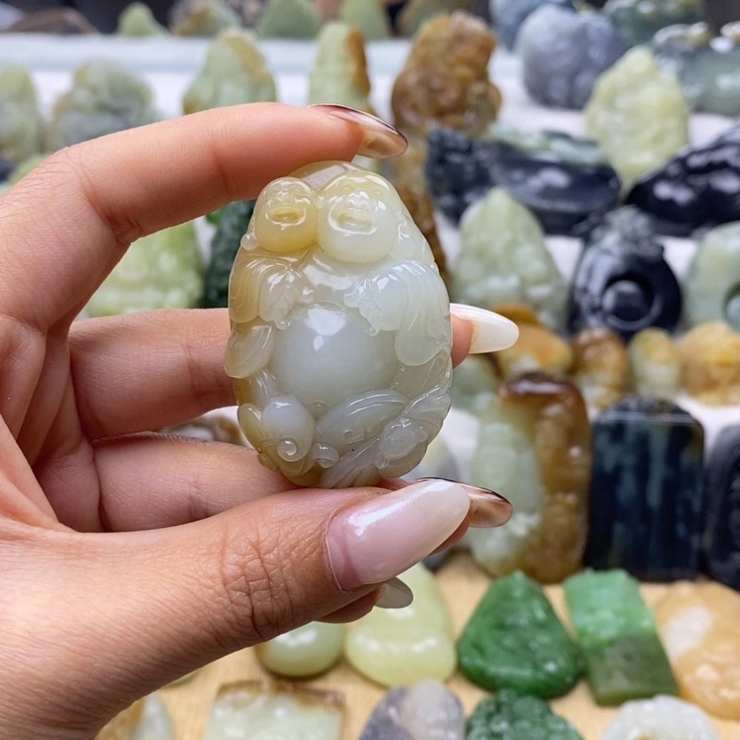 和田玉未镶嵌颈饰