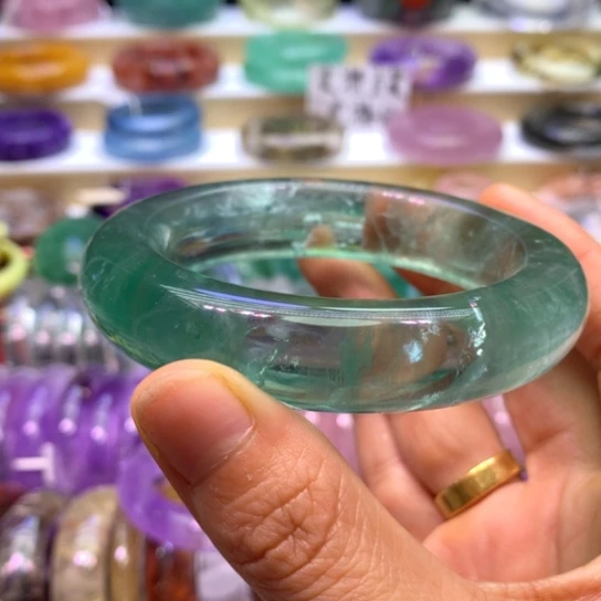 手镯水晶未镶嵌水晶
