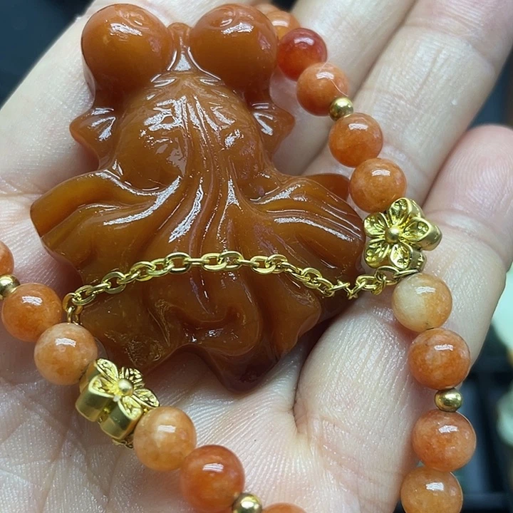 未镶嵌蛇纹石玉颈饰云**曜