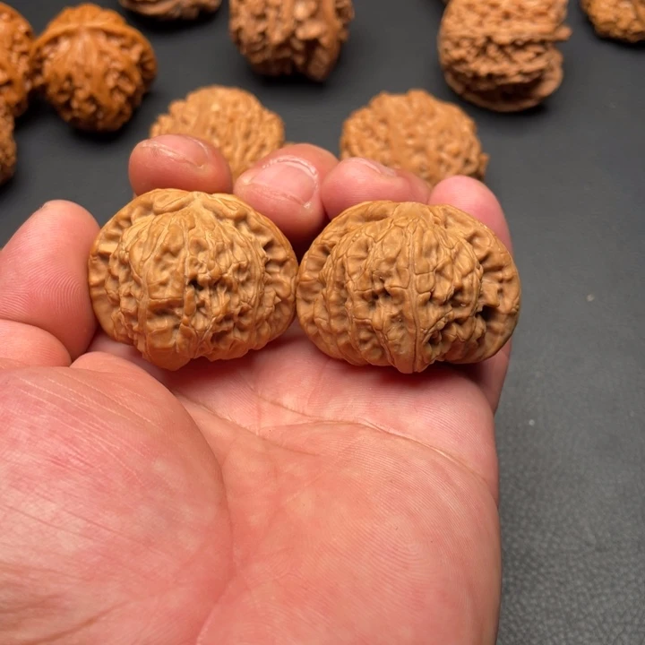 桃核吊坠白狮子42尺寸