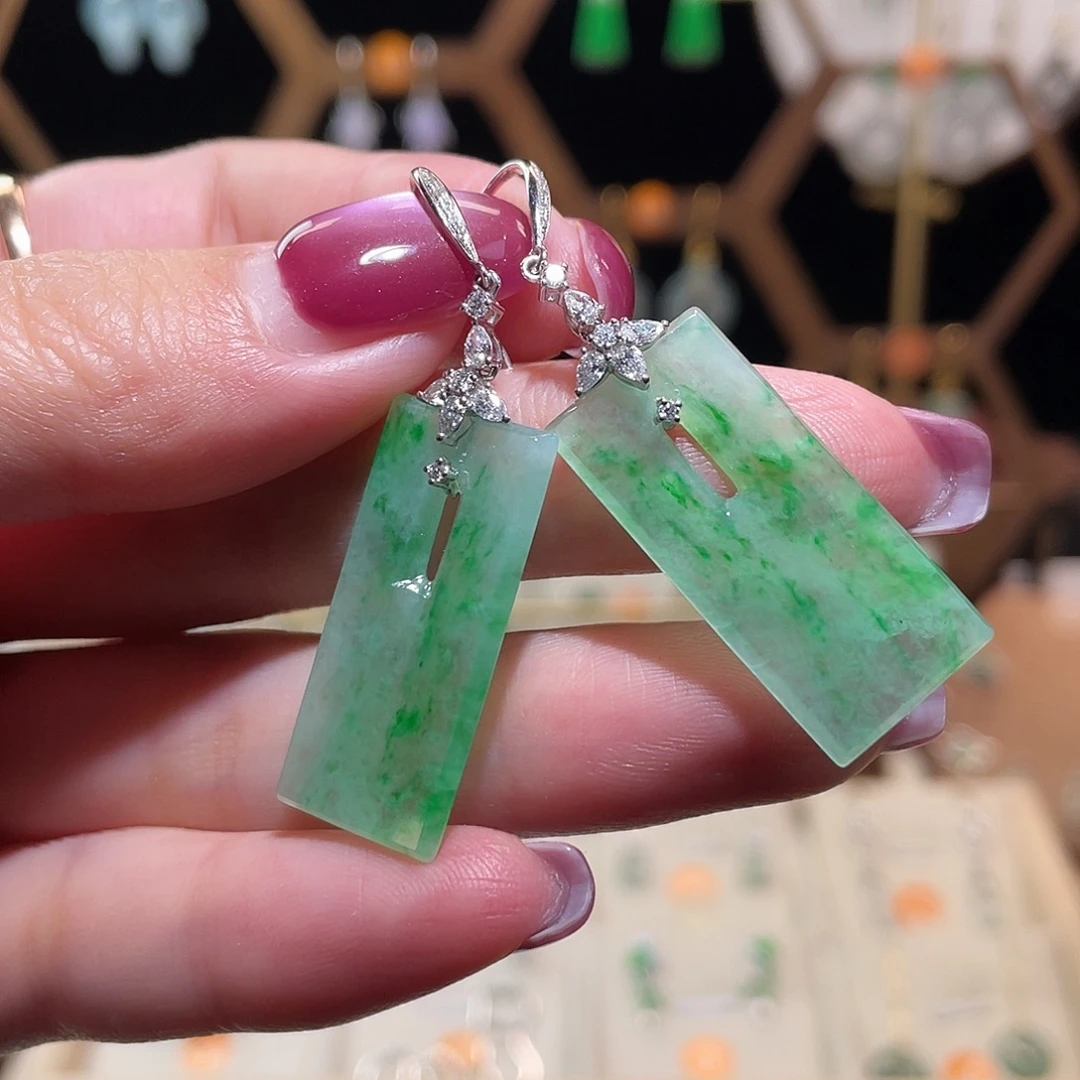 翡翠18K金镶嵌耳饰