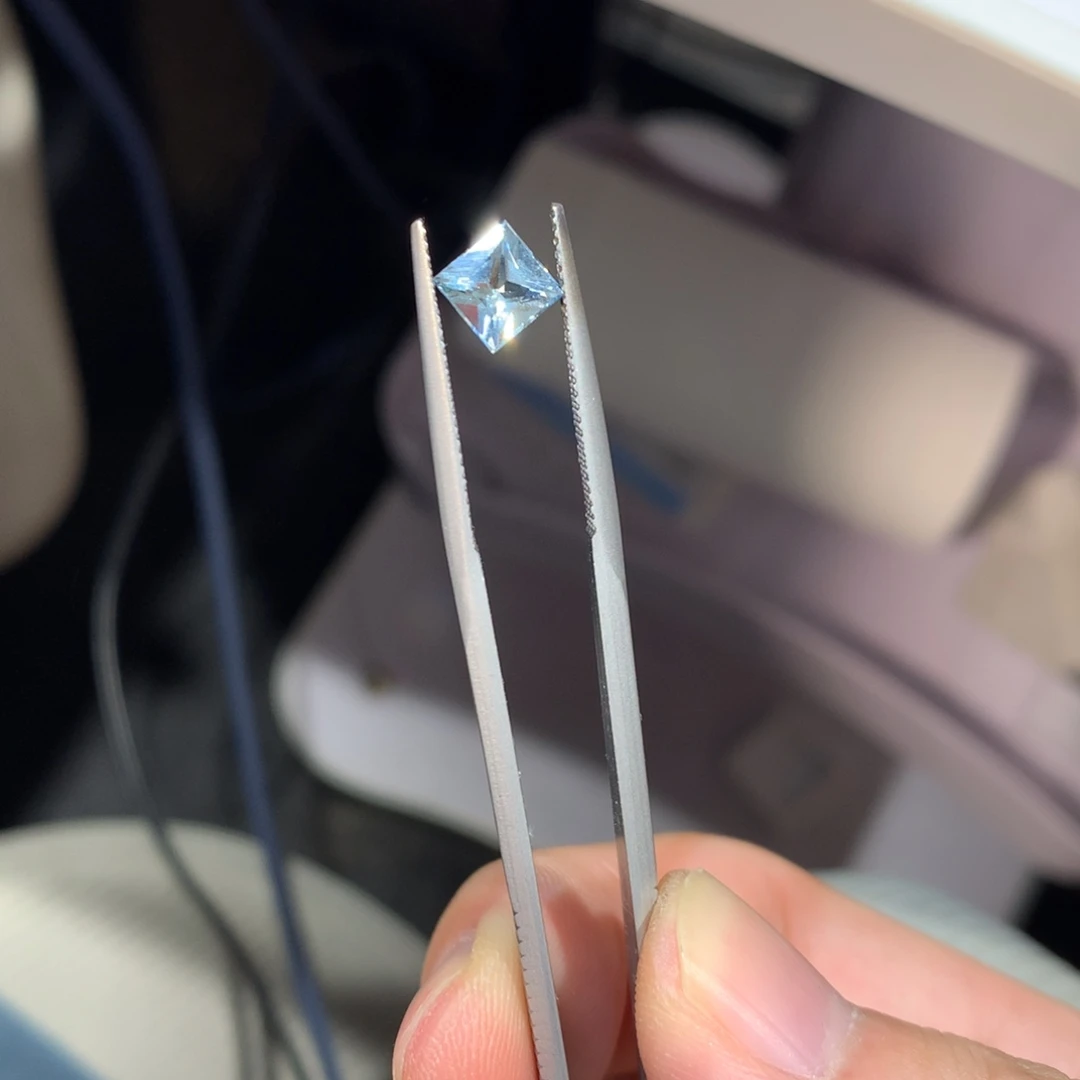 海蓝宝石裸石1.19克拉方6