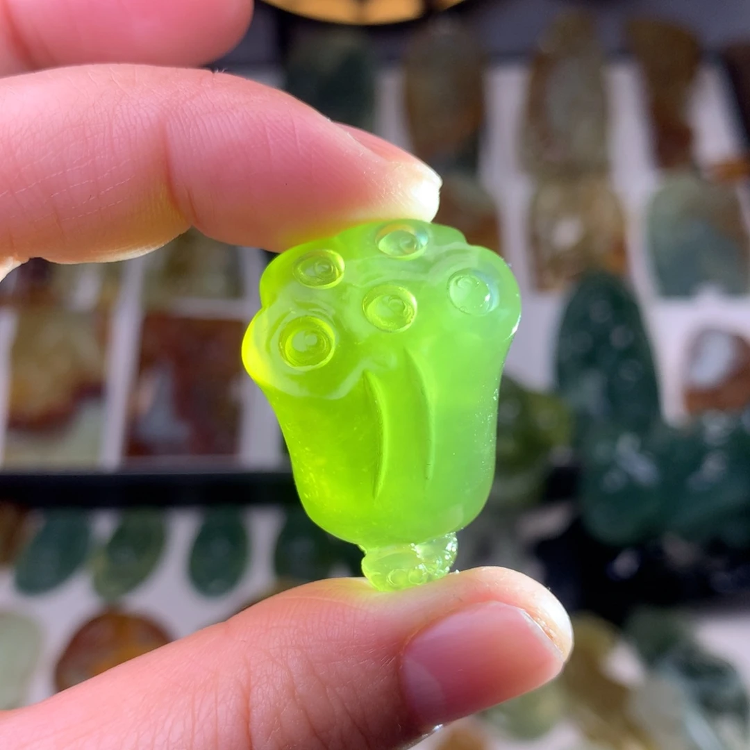 岫玉挂件莲蓬未镶嵌