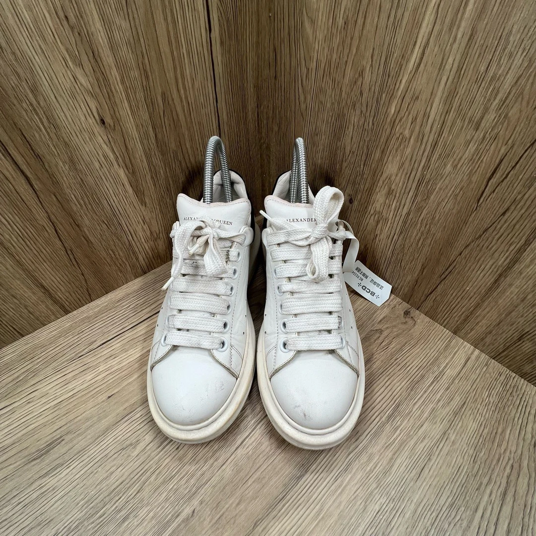 90新 YSL/圣罗兰 麦昆 白色黑尾板鞋 37码/9新/4800/无配件