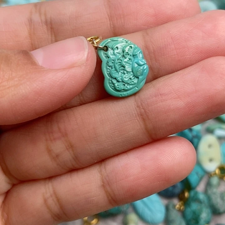 绿松石未镶嵌珠宝奇石