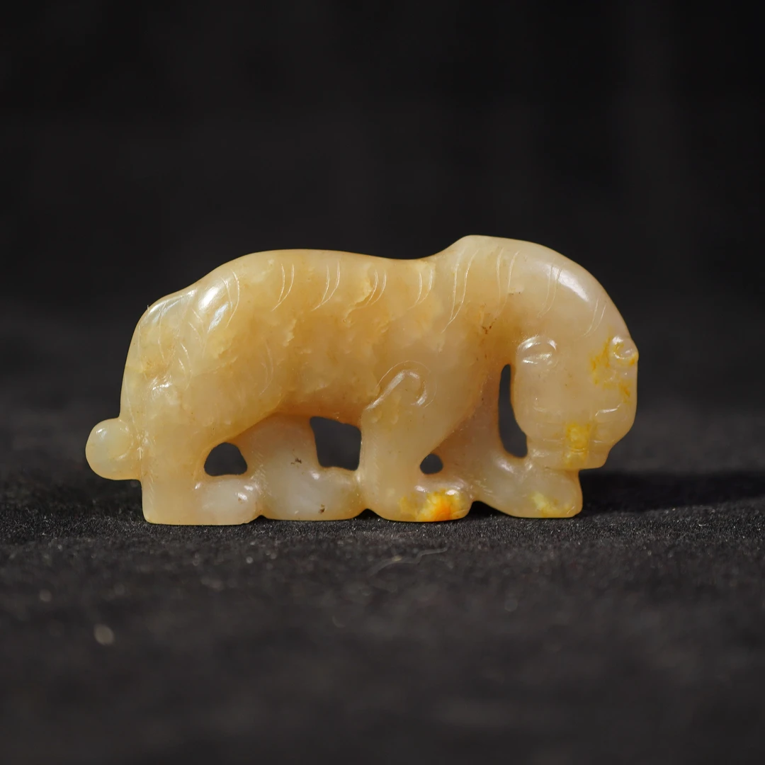 9R11   明   和田玉瑞兽挂件