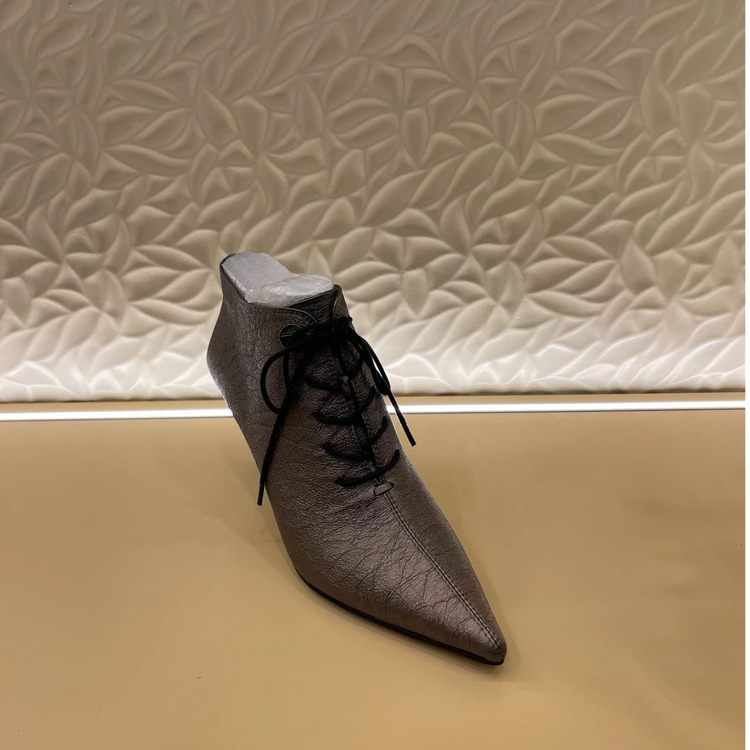 【微时尚】新款夏秋牛皮尖头气质复古褶皱设计款女士D005