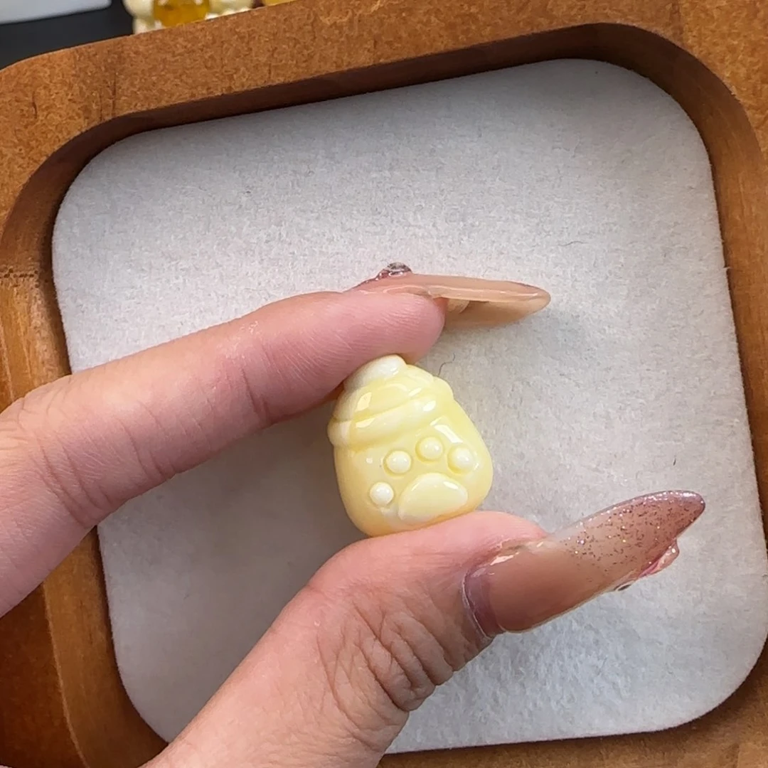 琥珀裸石未镶嵌M**s22222222