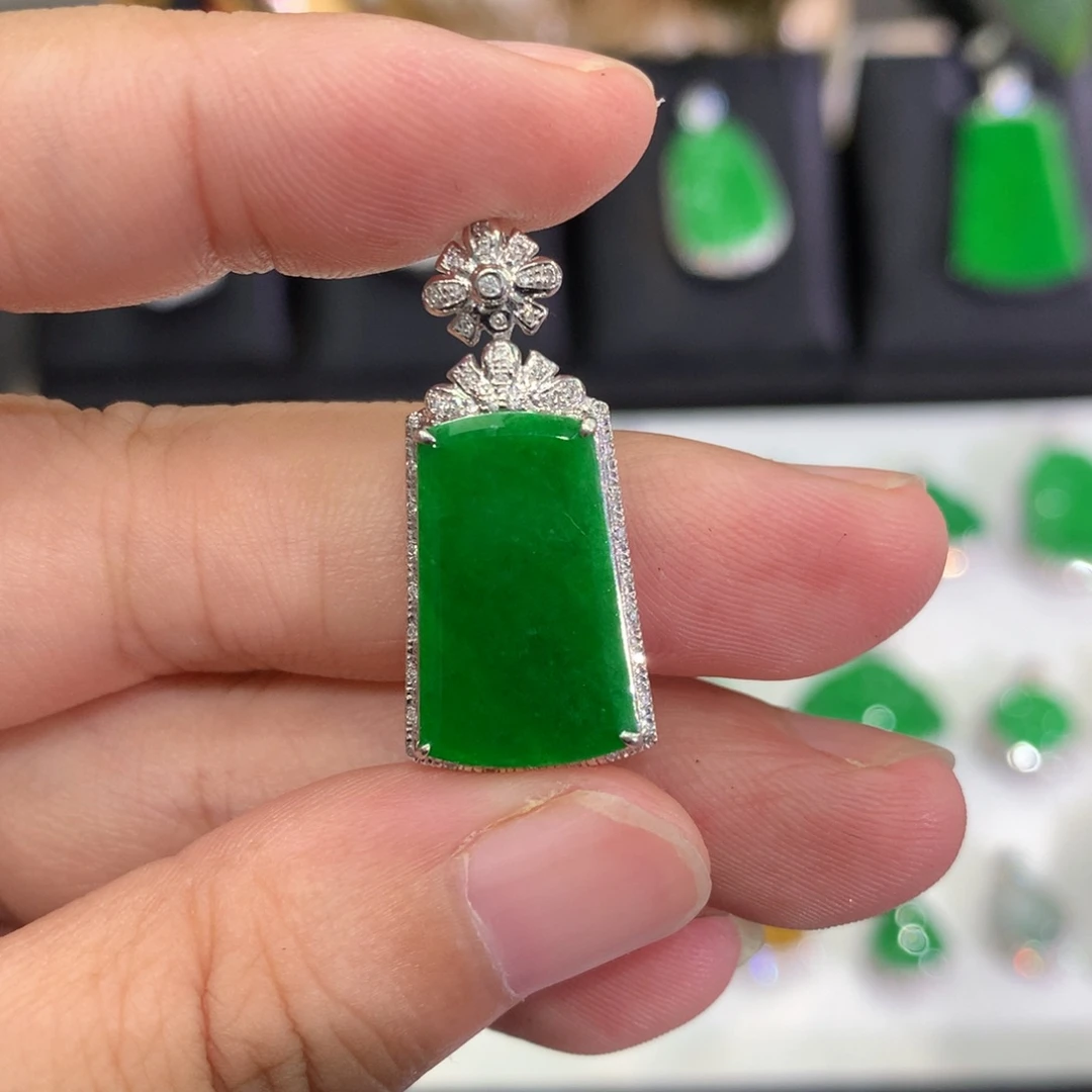 吊坠(不含链)18K金镶嵌翡翠吊坠