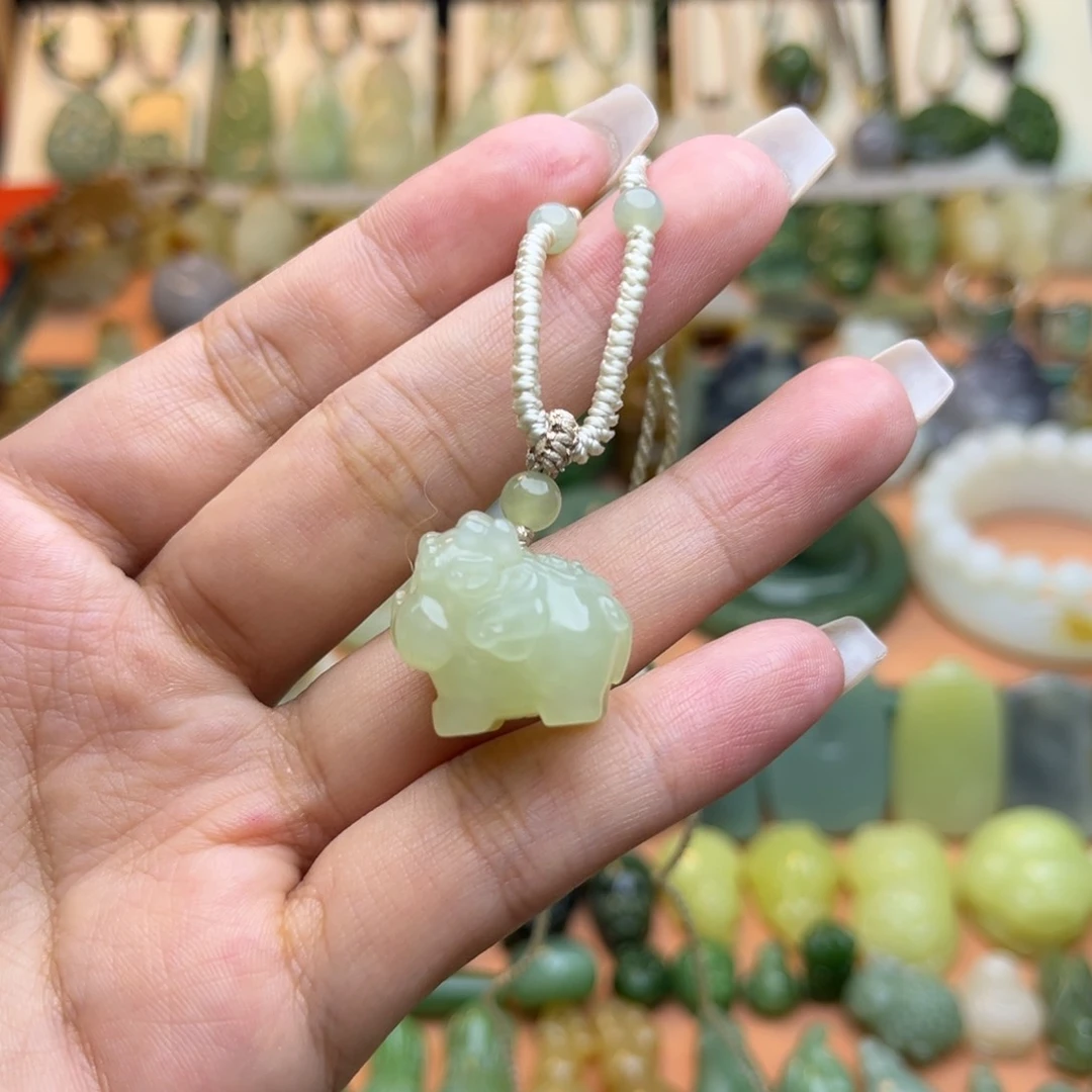 和田玉未镶嵌颈饰