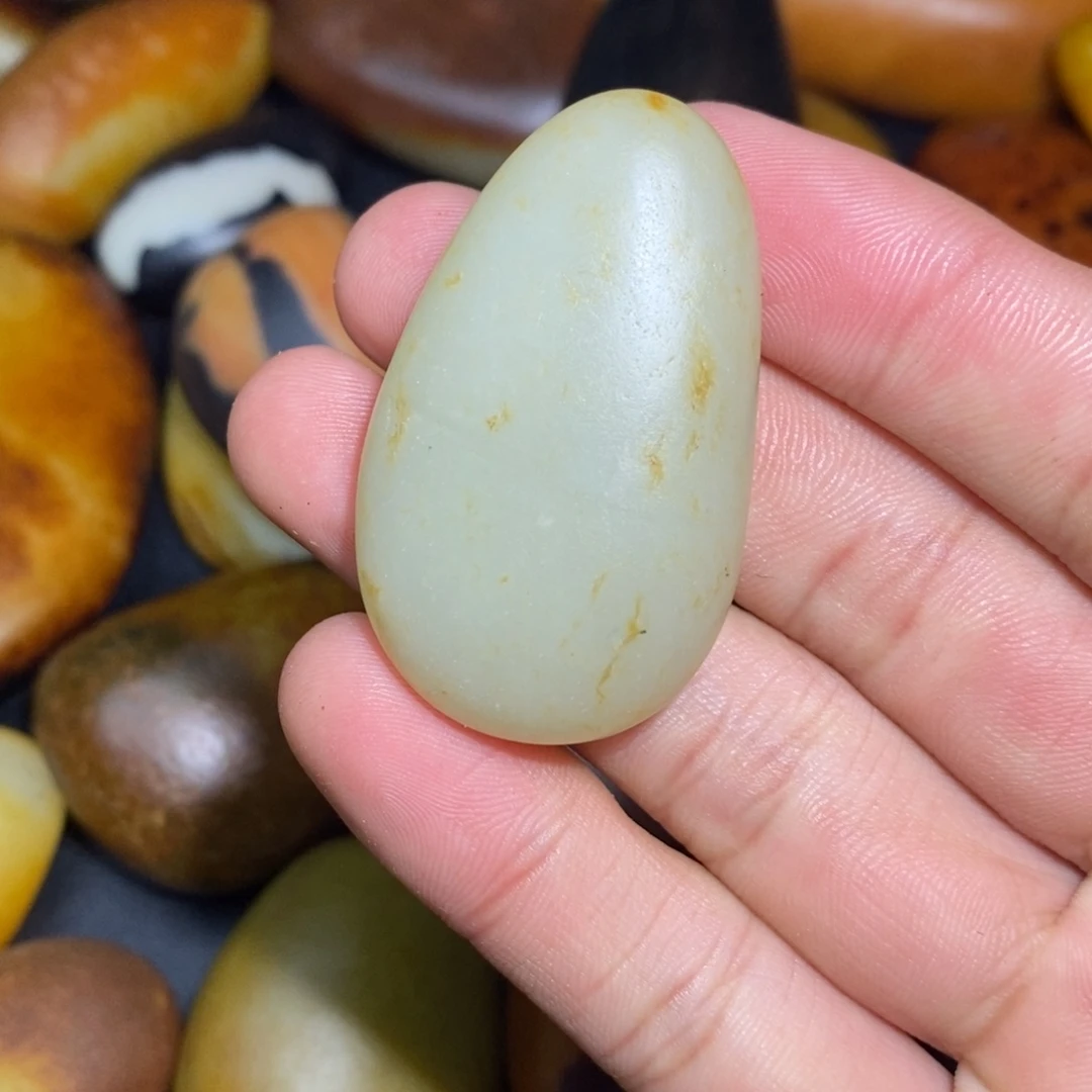 和田玉未镶嵌珠宝奇石