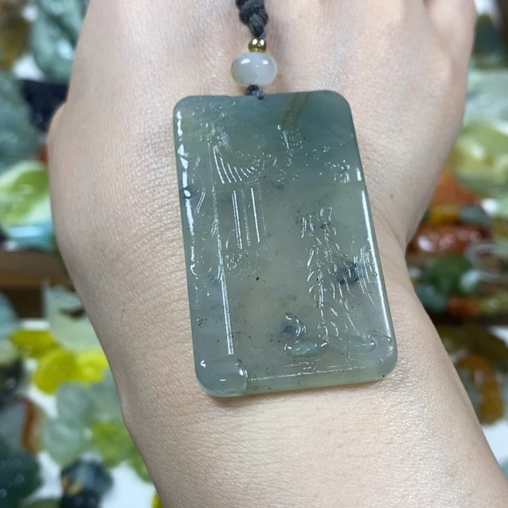未镶嵌蛇纹石玉吊坠