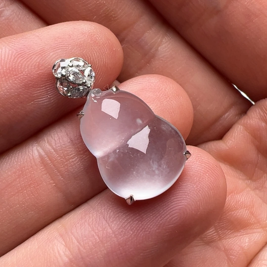 翡翠18K金镶嵌颈饰Y白胖葫芦